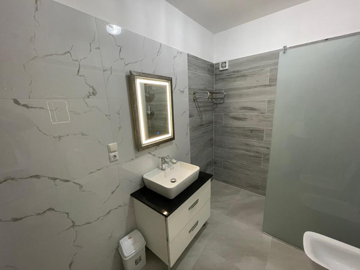 Garden Villa Apartments Sarandë 外观 照片